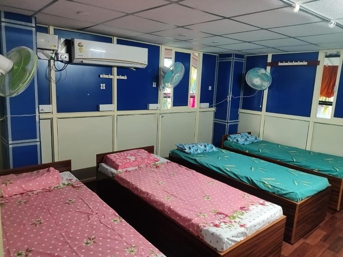 Rajeswari Ac Dormitory For Indian Males Only 布莱尔港 外观 照片