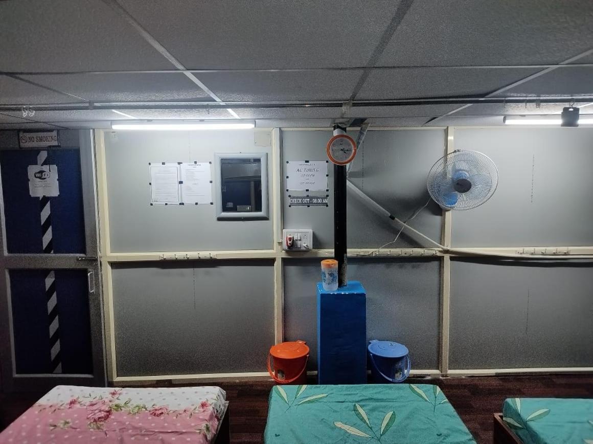 Rajeswari Ac Dormitory For Indian Males Only 布莱尔港 外观 照片